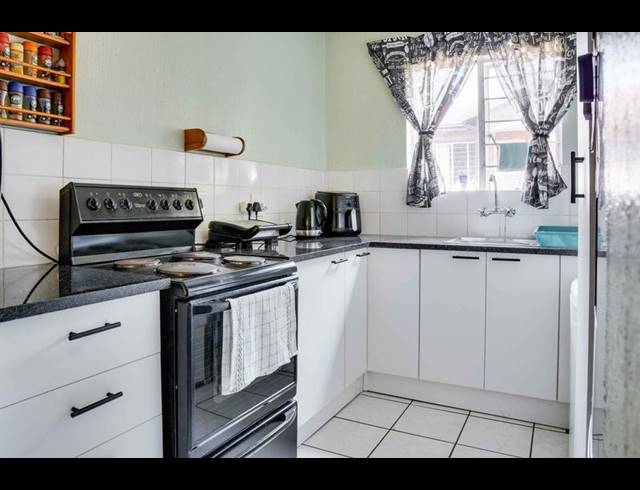 2 BEDROOM TOWNHOUSE FOR SALE IN ALLEN'S NEK